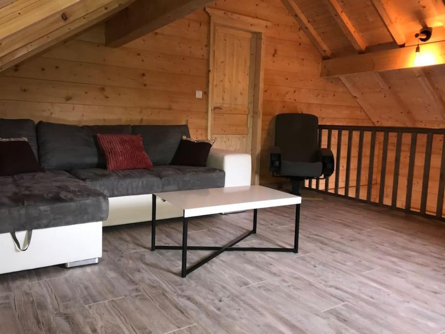 Forest Jura Lodge - Chalet De La Vache Alièze المظهر الخارجي الصورة